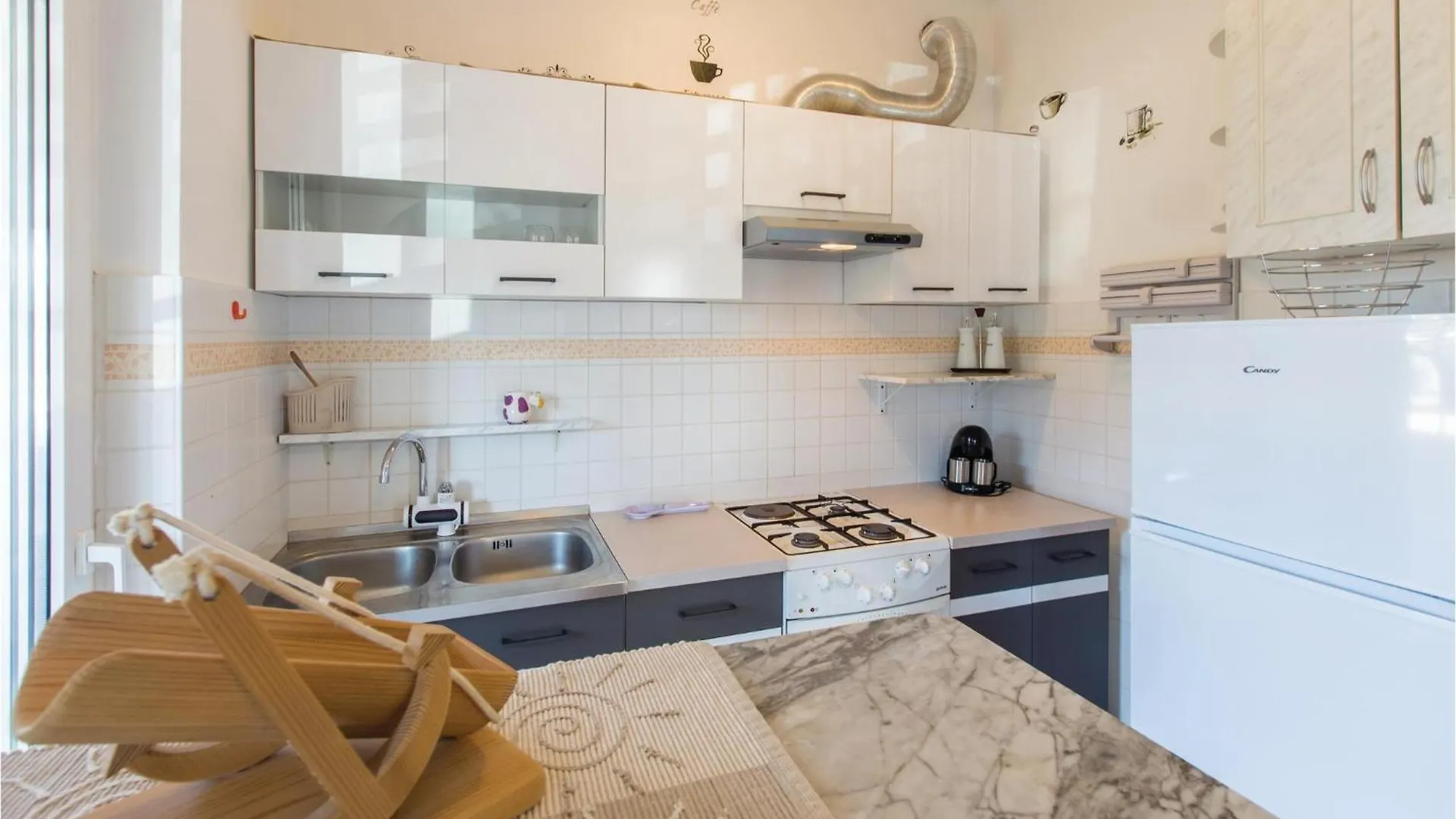 Lovely Apartment In Umag With Kitchen