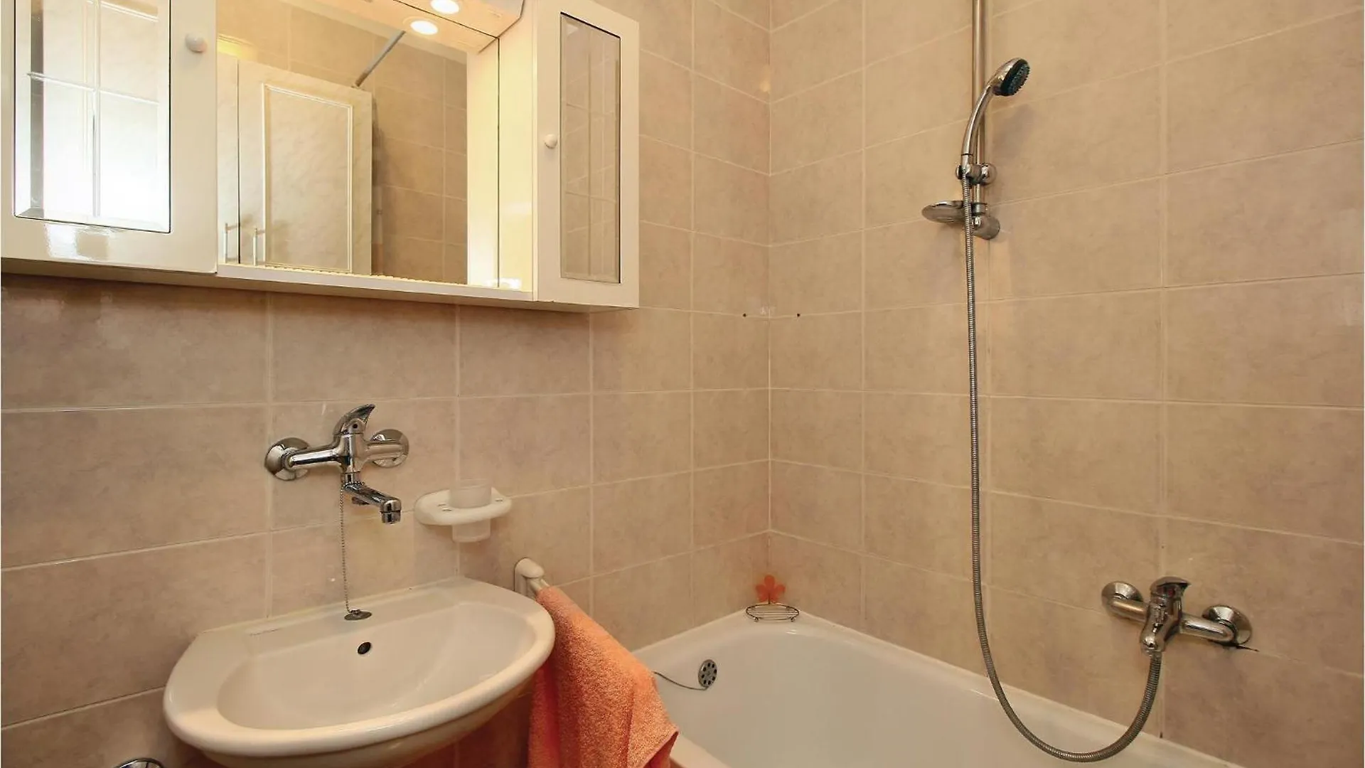Lovely Apartment In Umag With Kitchen קרואטיה