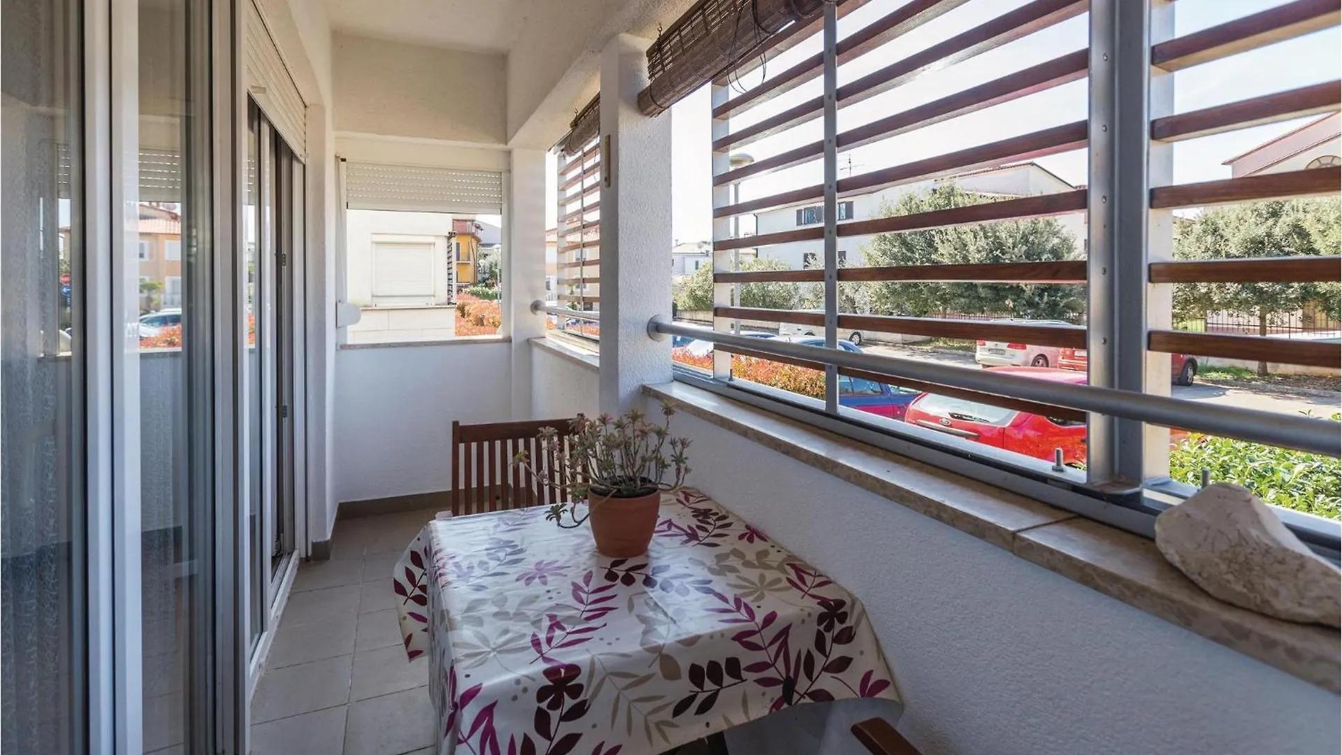 Lovely Apartment In Umag With Kitchen