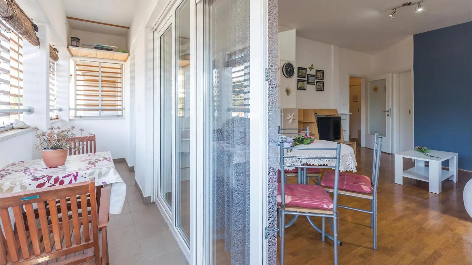 Lovely Apartment In Umag With Kitchen