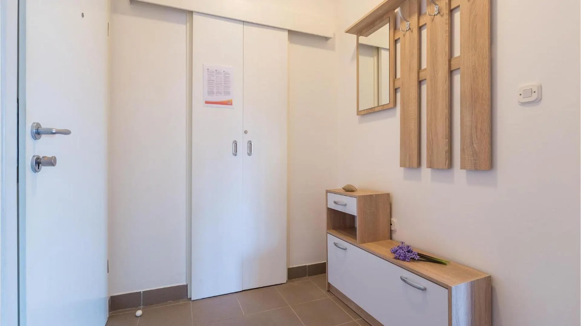 Lovely Apartment In Umag With Kitchen